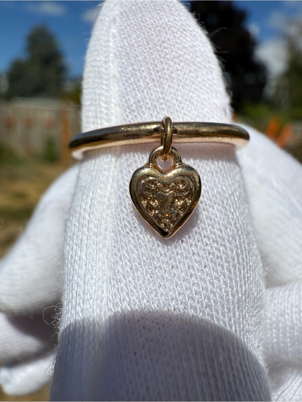 Vintage Gold Dangle Heart Charm Ring - Size 7